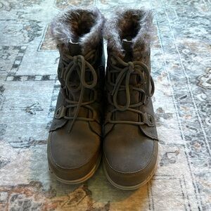 Women’s Grey Sorel Boots